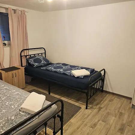 Grosse Mit Kueche In Apartament