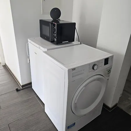 Grosse Mit Kueche In Apartament *