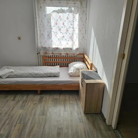 Apartament Grosse Mit Kueche In Besigheim